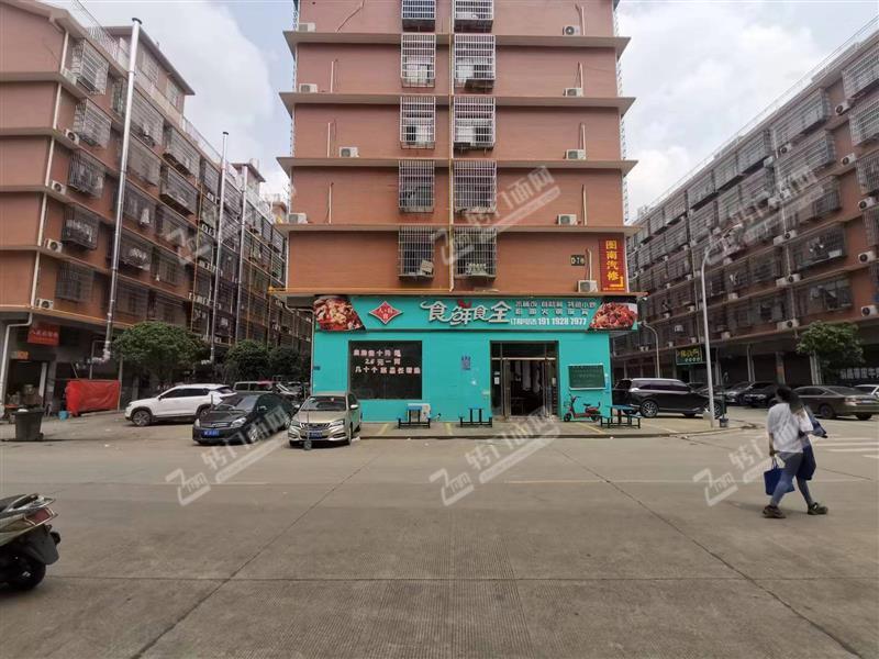 优价转让大型小区主街64平餐饮旺铺